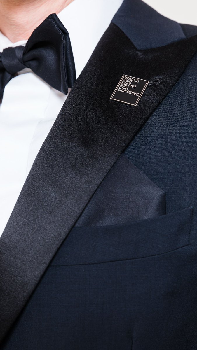 gearpatrol's tweet photo. Check Out @AlexHonnold in His Custom Made @thenorthface Tuxedo #Oscars #FreeSolo https://t.co/iL6MdUFyTU