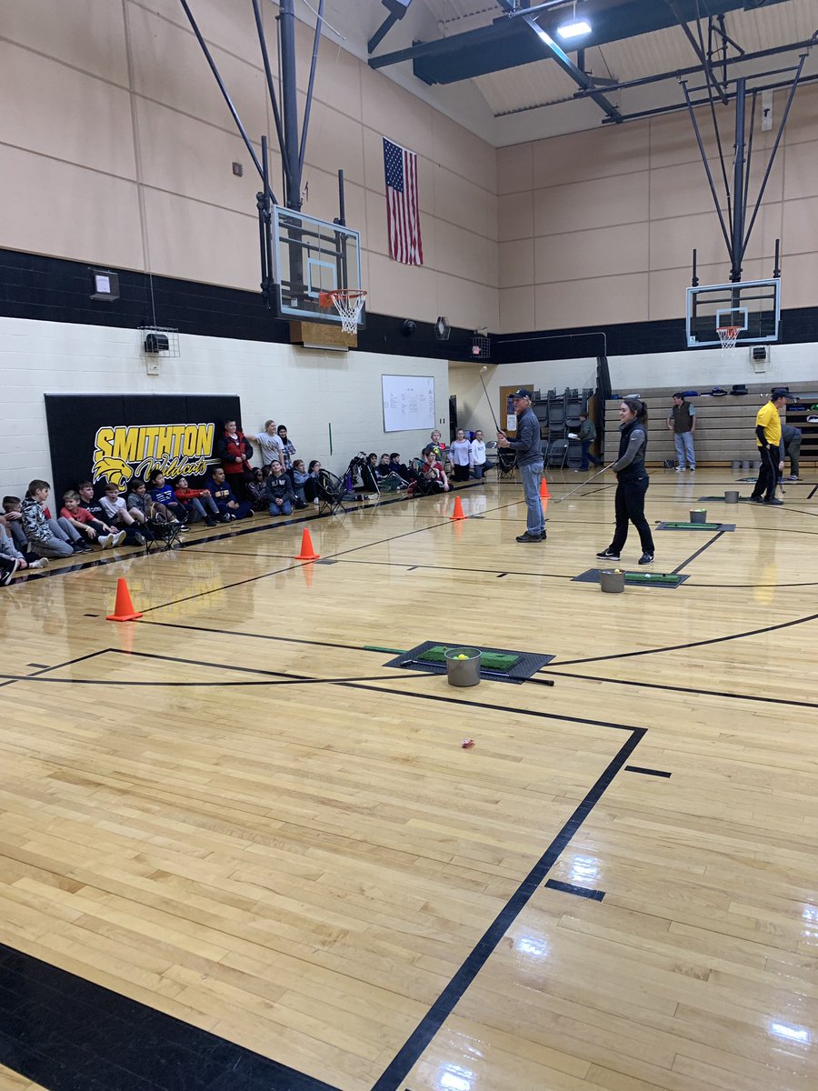 cgfgolf's tweet photo. The Columbia Golf Foundation, Golf in Schools Program has a special guest instructor Friday at Smithton Middle School. Clara Young, Mizzou golfer and Academic All-American stopped in today! She’s inspired a first-time player to take up the game. Thank you for giving back! MIZ! https://t.co/ZbwktZnumT