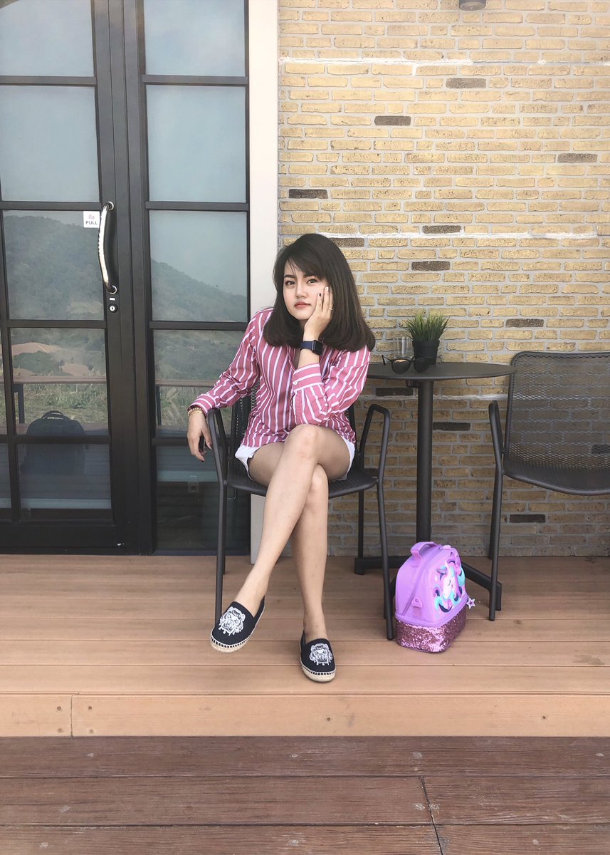 loveusuthi's tweet photo. มารับหน่อยจ้าา | นั่งรอนานแล้ววว 😌
..
..
#ไฟล้นตูดแล้วจ้าาา
#smile 
#naturalmode
#happygreen
#February2019 https://t.co/5X7bGrOdY0