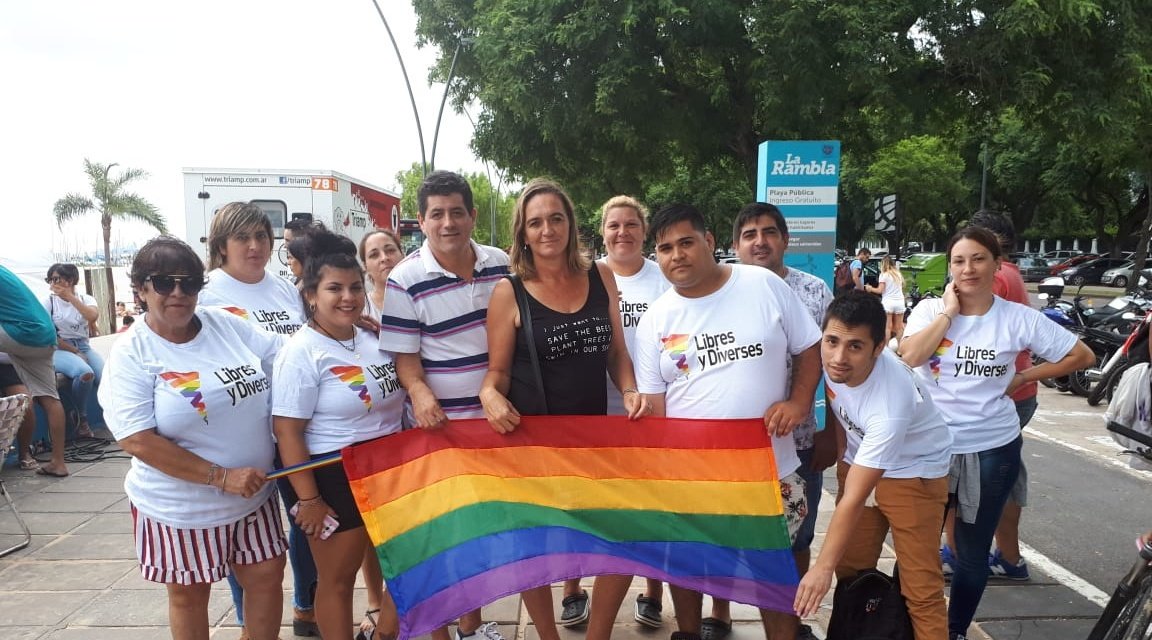 Emanuel60915163's tweet photo. #FestiTrans por más igualdad de género
#BastaDeTravesticidio
#CupoLaboralParaPersonasTrans
Con la Diosa de Ayelen Beker
@GabrielhBaez @RBarriosdepie @LibresDelSurSF @epaulonlgbt https://t.co/gVy7cGiJJv