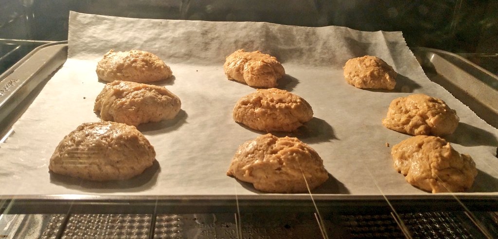 EuphoriaStorm's tweet image. Oeey gooey peanut butter cookies #scratchbaking