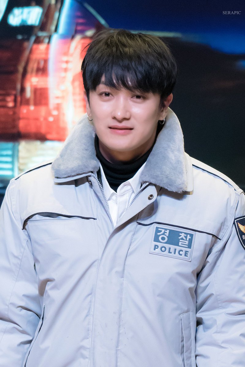 SERAPIC_DUCK's tweet photo. 190224 포토북 팬싸인회 

세상에 ! 이런 ! 경찰 ! 처음이야 !

#김재덕 #kimjaeduck https://t.co/3RMi8t3mBZ