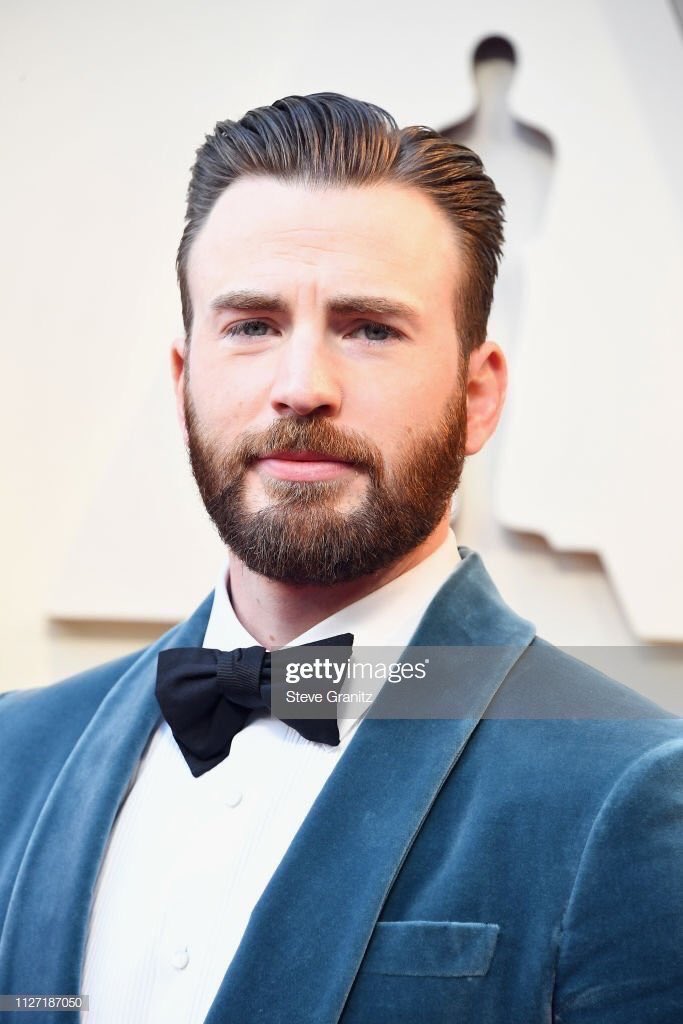 Só jogando o @ChrisEvans aqui pra vocês atualizarem as definições de glamour e educação de vocês #Oscar2019 #OscarNaTNT #Oscars