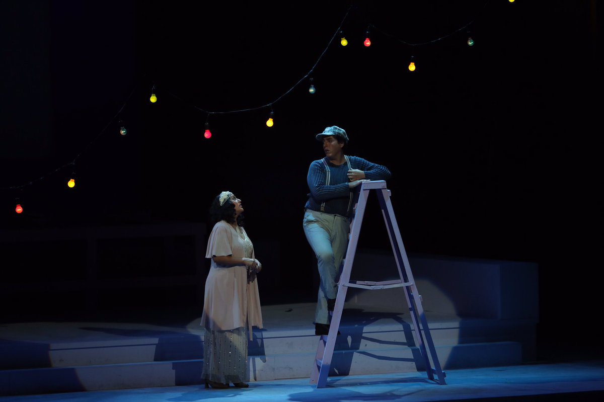 CulturaEdomex's tweet photo. Hoy fuimos testigos de una gran puesta en escena de la ópera #ElixirdeAmor en el @ccmbcultura a cargo de la @osemoficial y el @coro_Polifonico. https://t.co/BsAKRMf0ZO