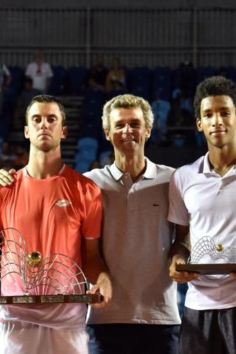 gugakuerten's tweet photo. Emocionante! Cada jogador tem sua história e sua luta. Djere é parte de toda uma geração que vem se esforçando além do habitual do que costumamos acompanhar, perdeu o pai e a mãe muito cedo e sabemos que essa vitória é em memória deles! Congrats, Laslo Djere!!! https://t.co/WE9qJzKDND