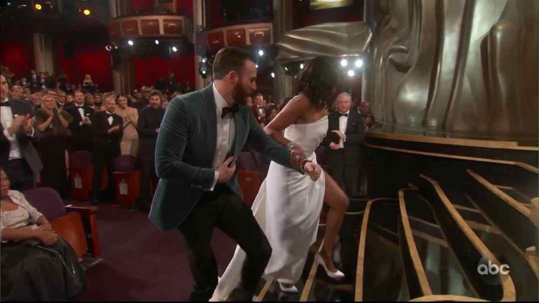 dxystyles's tweet photo. No quiero decir que Chris Evans es el mejor pero Chris Evans es el mejor 

Todxs merecemos a un Chris Evans 

 #Oscars https://t.co/HjzzntIwiv