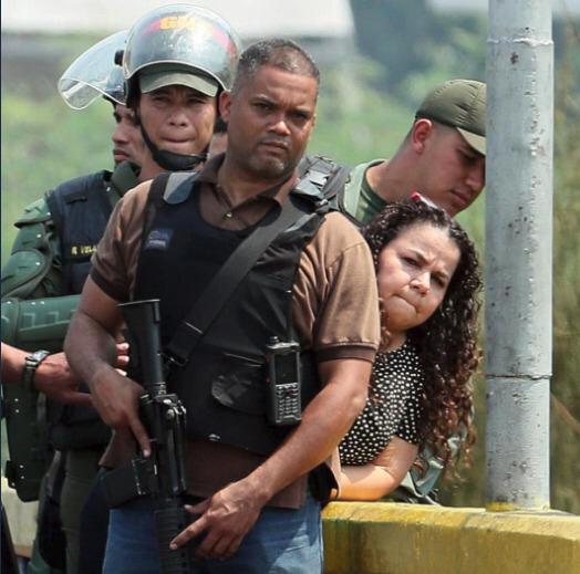 GEDV86's tweet photo. #Venezuela
Tampoco es pran, mucho menos cubano... es criollito y se llama Tommy Alberto Torres Mariño (C.I. V-13.250.928) y trabaja para el Ministerio de Servicio Penitenciario.
Vive en Charallave y tiene terror a que sus vecinos se enteren que es escolta de Iris Varela. https://t.co/hc20Gytbgy