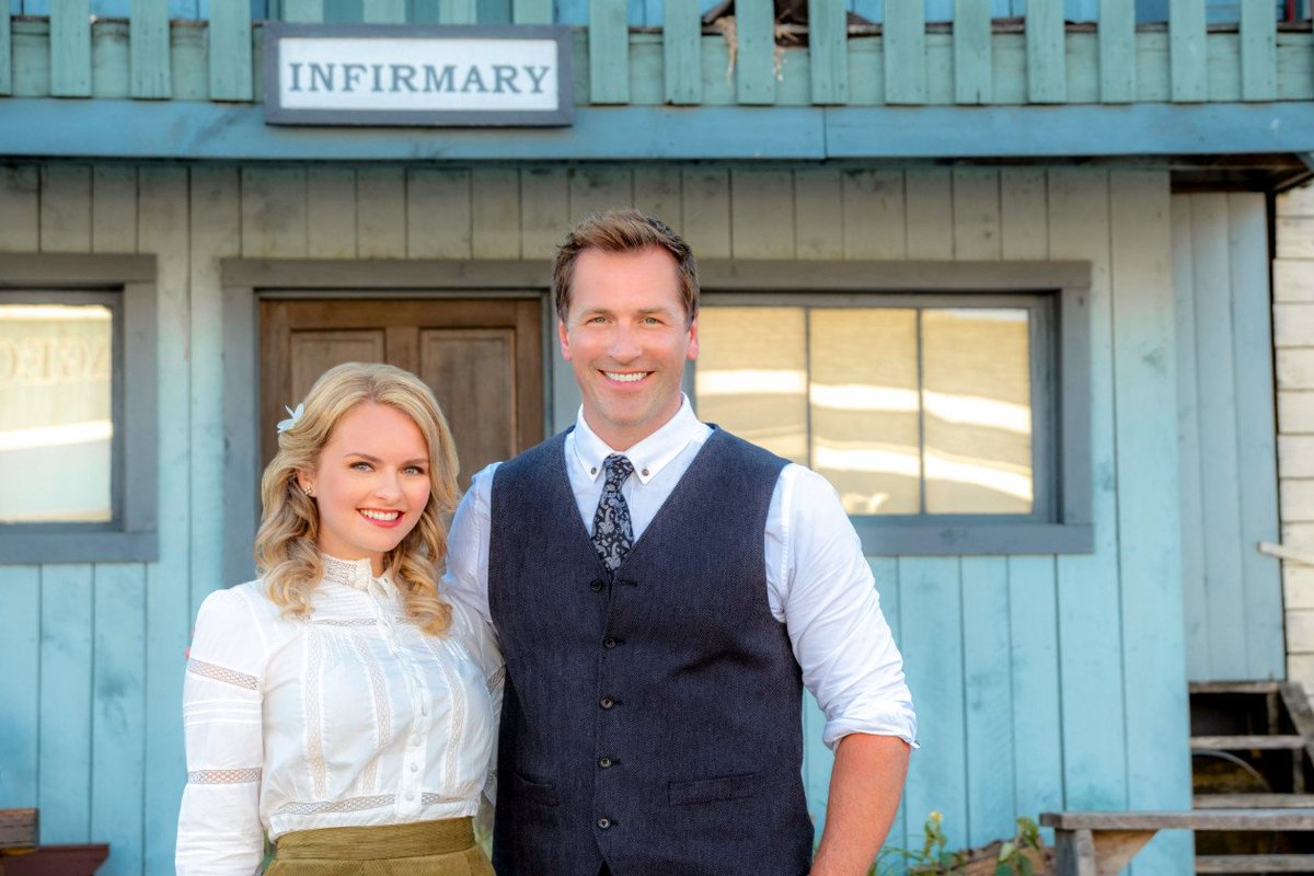 BeTheBuddha's tweet photo. Ridiculous, you say? I think not. #Farson? #Caith? :D #Hearties @paulgreenemedia @AndreaKBrooks @hallmarkchannel @WCTH_TV https://t.co/O05gncB7tK