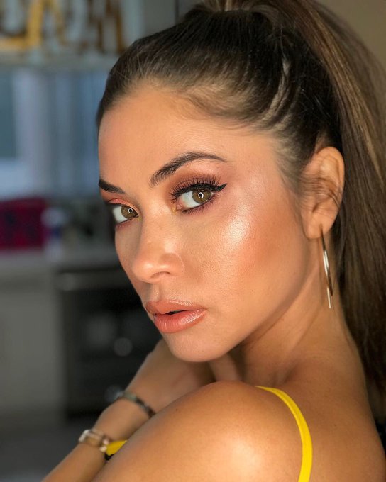 2 pic. A lil drama never hurt nobody. ✨? https://t.co/ikg0kkuo90