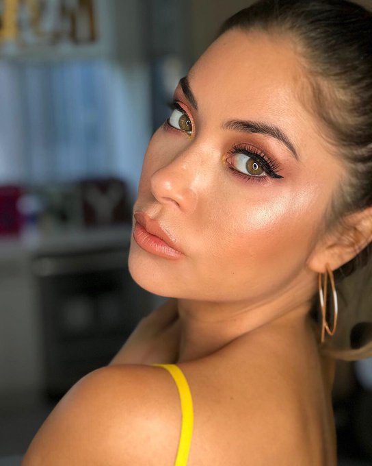 1 pic. A lil drama never hurt nobody. ✨? https://t.co/ikg0kkuo90