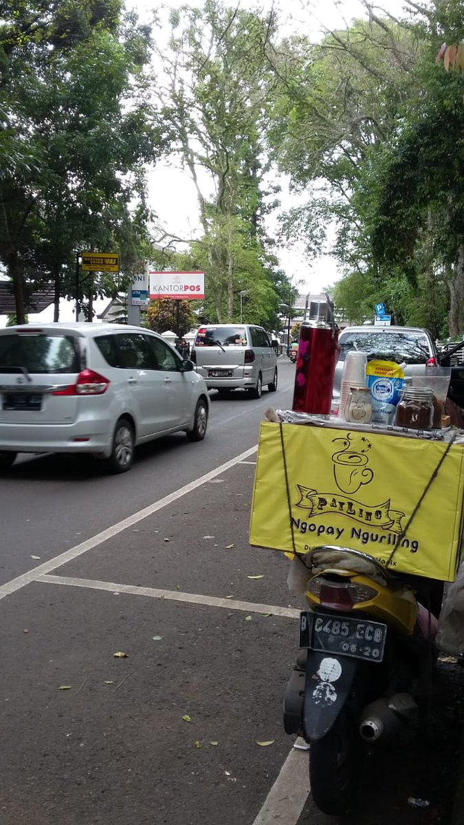 nenasibaikhati's tweet photo. Ada di pinggir jalan belitung kalimantan nih sekarang...
Yang mau #ngopisiang #ngopi #kopiaroma lima ribu rupiah secangkir #kopi #kopihitam ..merapaatt #payling #ngopaynguriling dulurna #kapekupihapix
Bisa take away
Colek Mas @rasjawa @jendralgojek #ojol #gojek #grab nuhun https://t.co/VcEbyZPfBr
