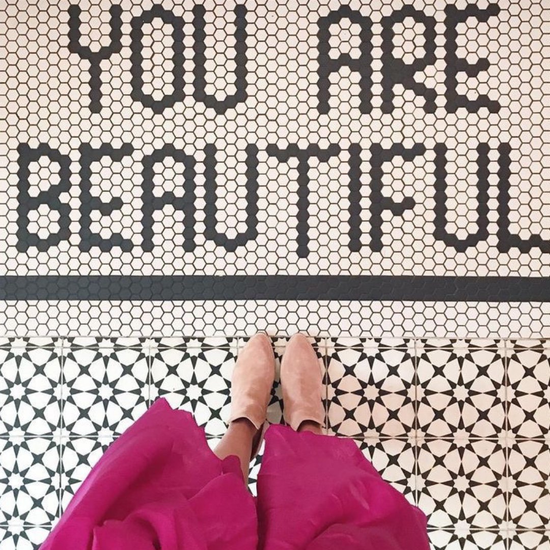 // H E Y  T H E R E  M O N D A Y
.
.
Monday’s don’t have to be so bad when you have this beautiful tiling under your feet 😍

Have a great week everyone ✨