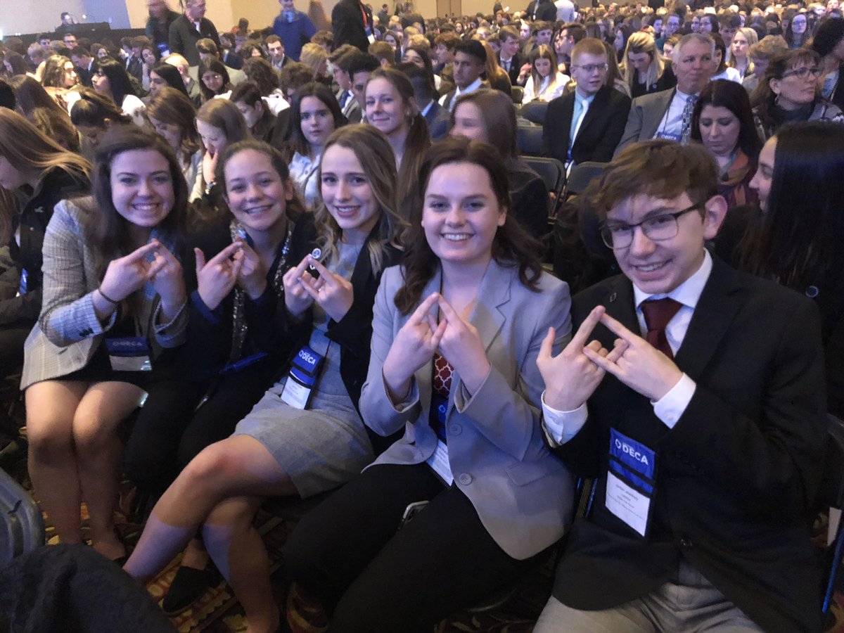 _BrightonDECA's tweet photo. 2019 State DECA Conference! #soartothesummit #codeca #ReadyForIt https://t.co/qsBwDy7J5Q