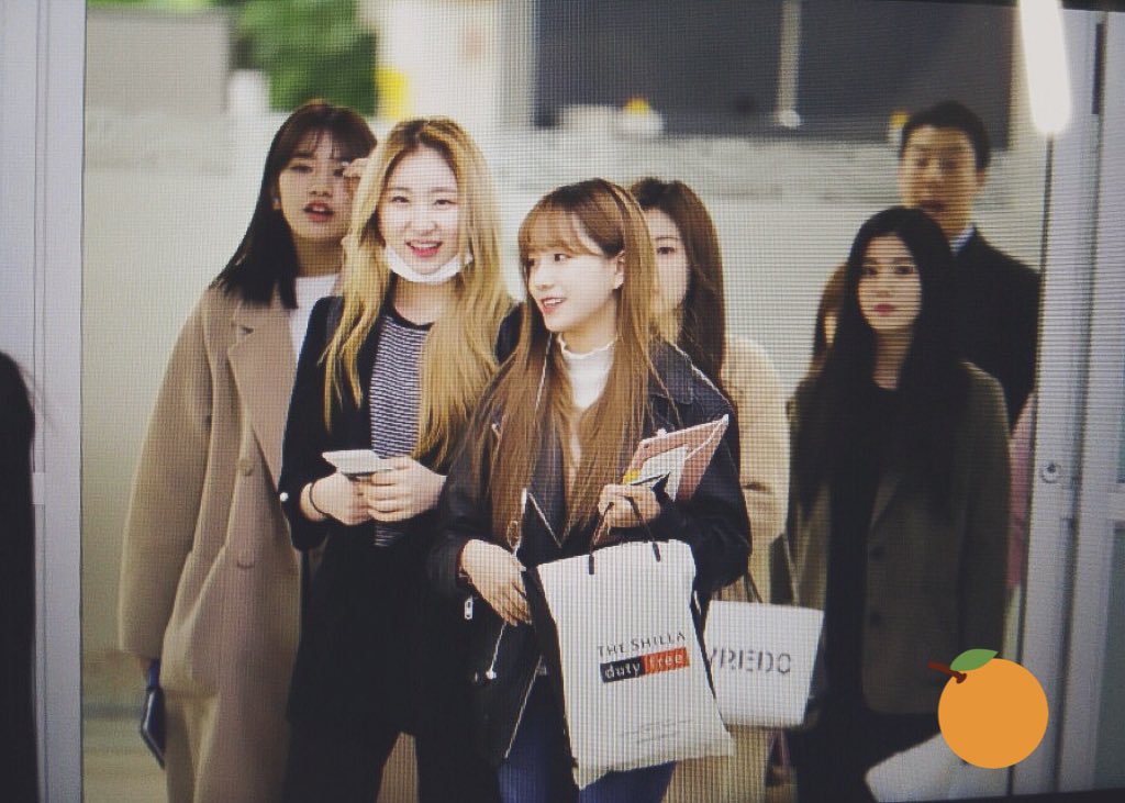oneandorange's tweet photo. 190225 입국율 
💜💜

#조유리 #チョユリ #JOYURI
#IZONE #아이즈원 #アイズワン https://t.co/bpydiJ8CM5