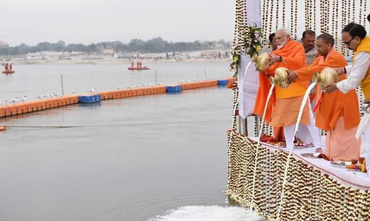 rajivpatelbjp's tweet image. नमामि देवी गंगे,
श्रद्धा, आस्था की डूपकी प्रधान सेवक द्वारा...
#मोदी_है_तो_मुमकिन_है #मोदी #ModiAtKumbh #ModiAgain #rajivpatel