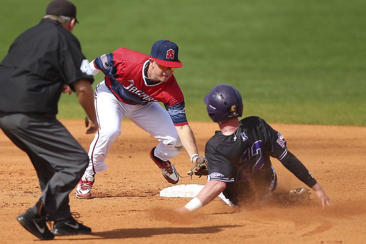 SouthAlabamaBSB's tweet photo. And it’s SWEEP, SWEEP, SWEEP victory, yeah! 🧹⚾️ 

📸 @scottdphotos https://t.co/UBoF1QAWyb