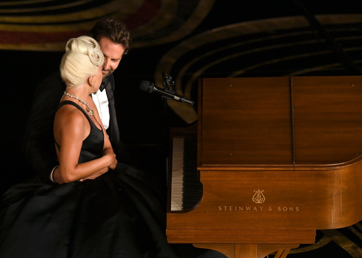 Cosmopolitan's tweet photo. I MAY NEVER RECOVER. 😭 #Oscars #AStarIsBorn https://t.co/2EG33kumZ8