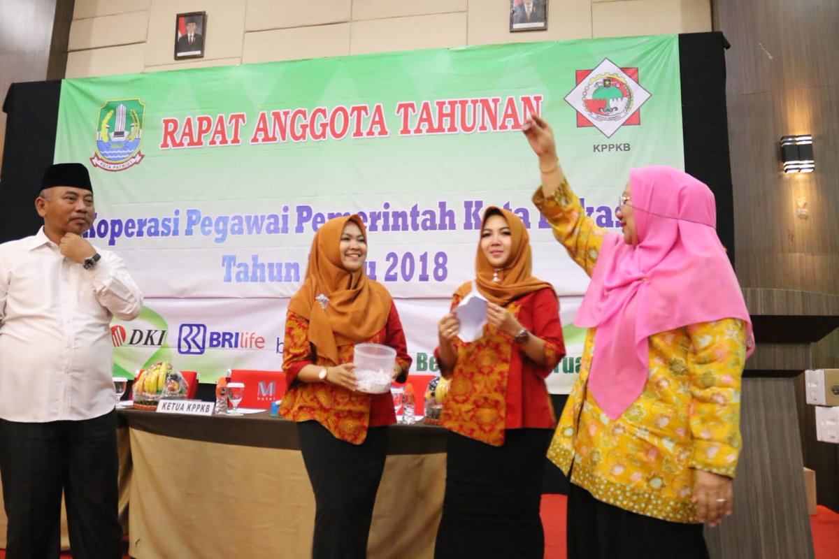 Rahmat_Effendi_'s tweet photo. Menghadiri Sekaligus Membuka Rapat Anggota Tahunan (RAT) Koperasi Pegawai Pemerintah Kota Bekasi Tahun Buku 2018 (23/02) https://t.co/95ZjyMZC9j