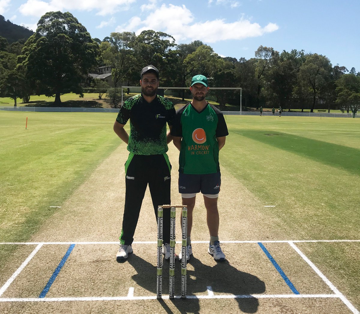 Perfect weather for our #MulticuturalT20 clash against @ThunderBBL in Wollongong 🌞
We've won the toss and are batting first. #TeamGreen