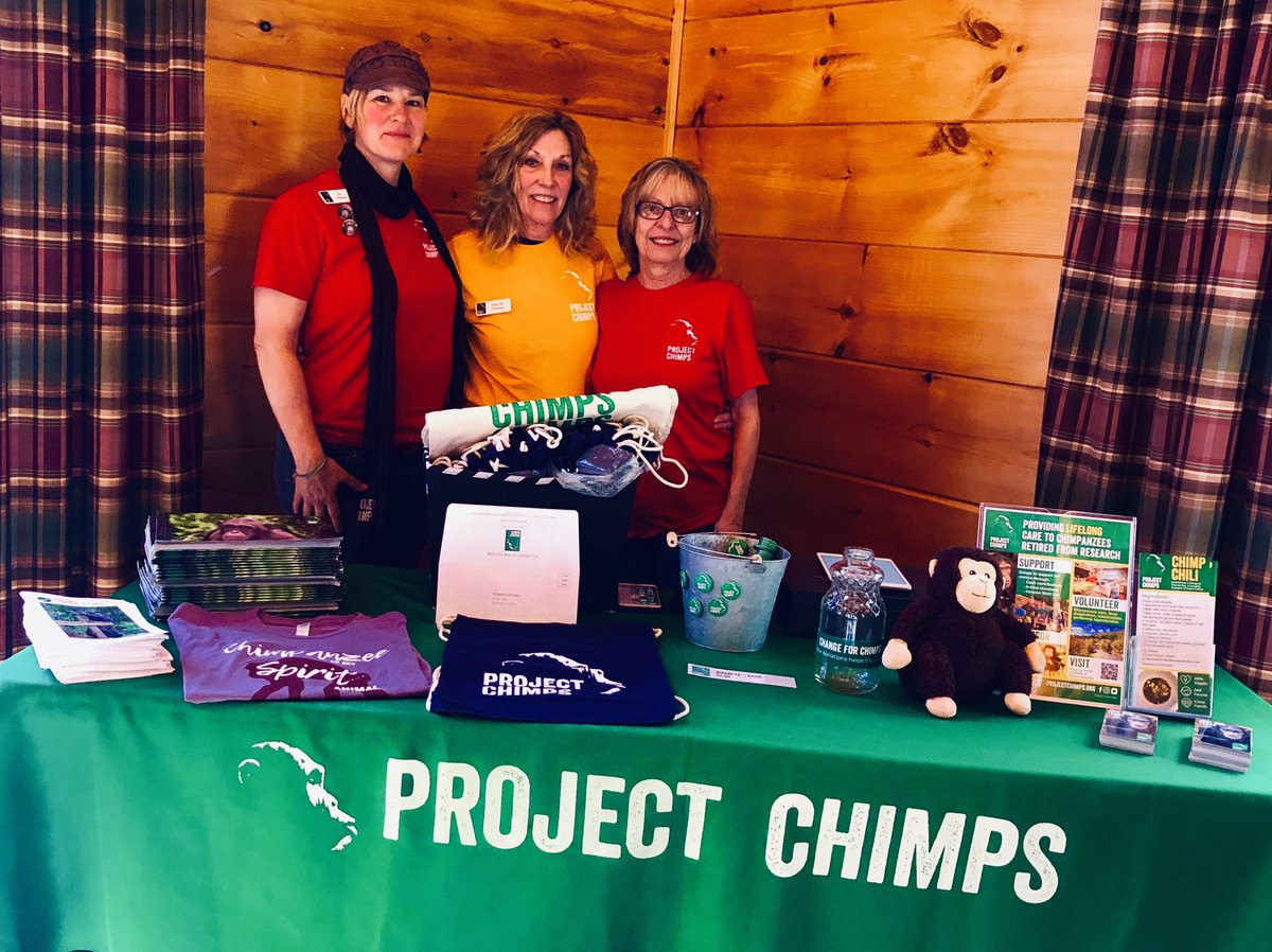 mountaincanine1's tweet photo. @projectchimps We celebrated #ButtercupChimp #CharisseChimp today at Paradise Hills Winery! Check out the delicious Riserva dedicated to the twins. π· https://t.co/9mM0sORcBF