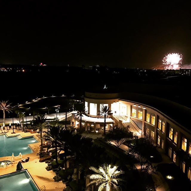 TinsAndToys's tweet photo. Fireworks and Sunset: the best combination... #darlingescapes #travelgram #lovetotravel #traveldiary #viewfromthetop #simplyadventure #flashofdelight #wheretofindme #worldplaces #travelawesome #bbctravel #beautifuldestination #beautifuldestinationsaround… https://t.co/jGODPnWMZ2 https://t.co/GxdFSgEc7I
