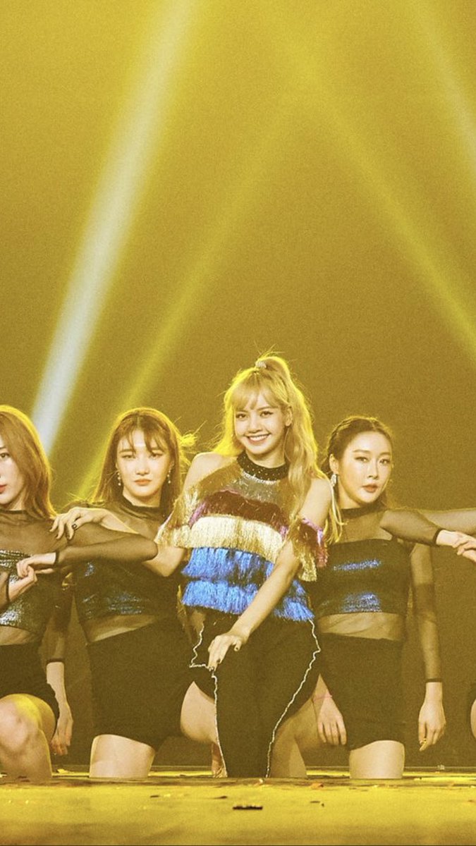 LISA fan account tweet media