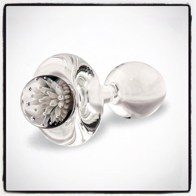 dallasnovelty's tweet photo. .@CrystalDToys #CrystalDelights #Small #Flower #Glass #ShortStem #ButtPlug with #ControlledAirBubble #Marble #beautifulbloom #yourbottom #AirBubbleMarble #blossom #pleasure #sheerbeauty #airbubble #enclosed #elegantglass #analplug #masterfully #handcrafted https://t.co/SqiHZj98gE https://t.co/mBMNefLpx8