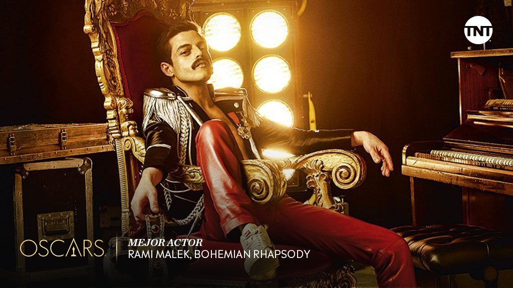 TNTLA's tweet photo. ¡El gran artista @ItsRamiMalek se lleva un #Oscars como "Mejor Actor" por su increíble interpretación como Freddie Mercury en #BohemianRhapsody! 👏🎤🏆✨

Después de un #GoldenGlobesTNT y un #SAGsTNT, esta noche se lleva un reconocimiento de la academia https://t.co/lh4l9Se0HF