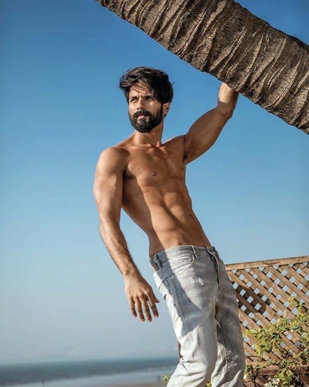 Tag who shares Birthday with Shahid Kapoor. Happy Birthday    