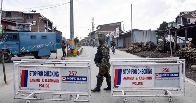 జమ్ములో హైటెన్షన్: అధికరణం 35A రద్దుపై రగడ rajnewstelugu.in/NewsDetails.as…