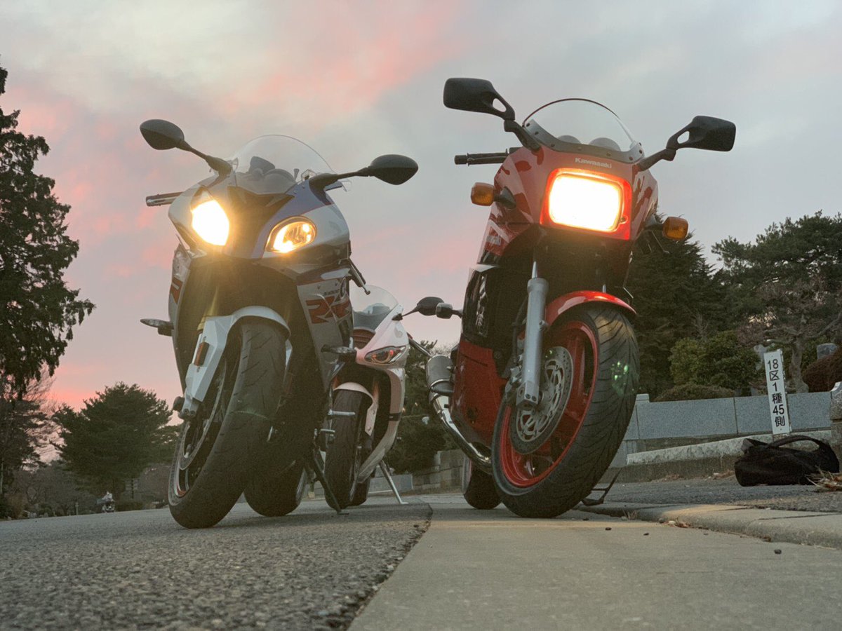 GPZ900R19's tweet photo. 私ごとですが
gpz900r 納車しました！
近くに住んでいる人など機会があれば
ツーリング行きましょう！
これからのNinjaライフを楽しみます🤗
#gpz900r 
#kawasaki 
#大型バイク
#納車
#二台持ち
#S1000RR 
#トップガン
#トムクルーズ
#関東🗼 https://t.co/dKmrXz1XfX