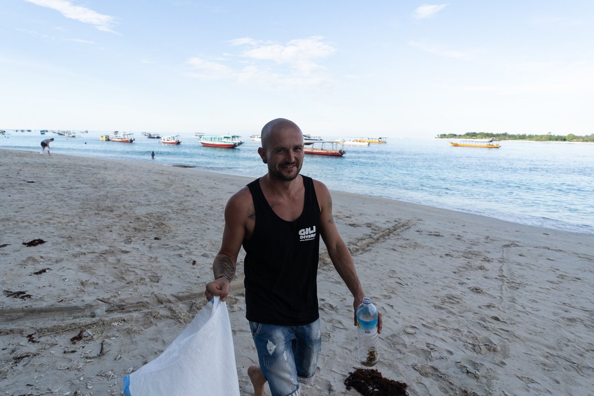 GiliDivers's tweet photo. A MASSIVE thank you to everyone who came to the beach clean up at Gili Divers on Friday evening!
This is a weekly event, keep an eye on Gili Eco Trust for more info on where it will be this week!
#giliecotrust #conservation #recycling #gilitrawangan #indonesia https://t.co/2keHQ02tTH