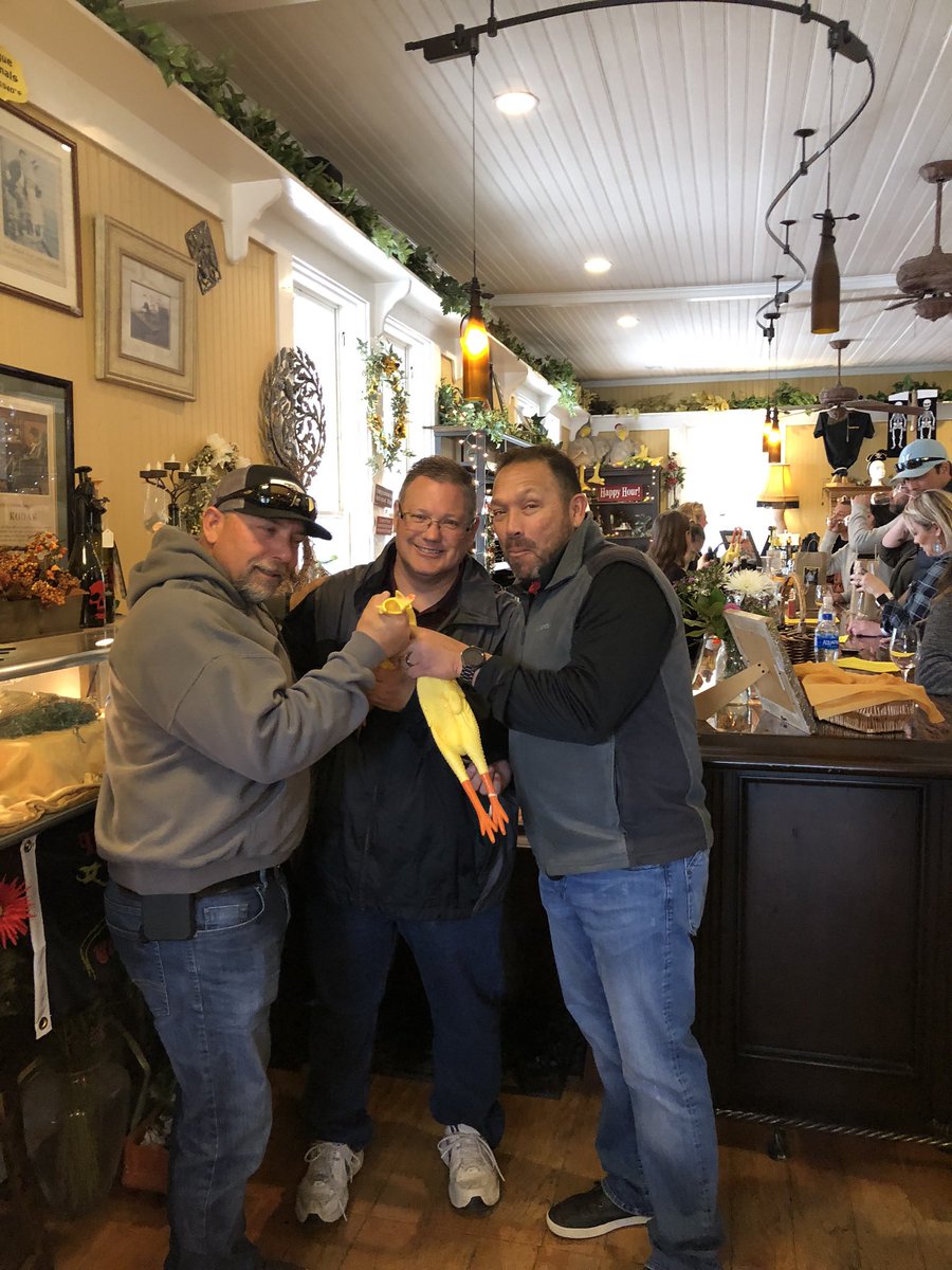 mandosantieste1's tweet photo. Had a AWESOME time this weekend celebrating Rick’s 50th!!! #Blackoakwontbethesame#winetastingatmurphys#Godisgood #karlynetwork https://t.co/utaKoCII8q