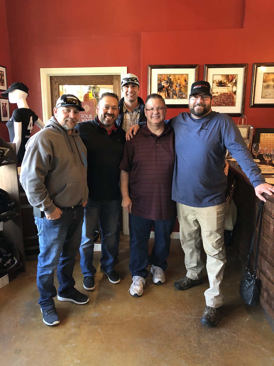 mandosantieste1's tweet photo. Had a AWESOME time this weekend celebrating Rick’s 50th!!! #Blackoakwontbethesame#winetastingatmurphys#Godisgood #karlynetwork https://t.co/utaKoCII8q