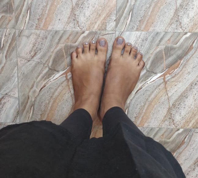 CouplesDominant's tweet photo. Good morning slaves 😁 worship my feet.. looking for a good slave. 

#chennaimistress
#indianfemdom
#feetworship https://t.co/CHh0BEruqk