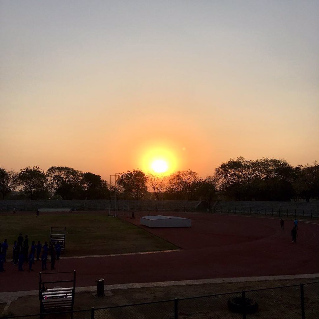 Nithin's tweet image. 6:46 AM: 15 min warm up walk followed by 145 BPM HR run for 10 miles. Average pace 3 seconds slower than the previous time. 🤦🏽‍♂️🤦🏽‍♂️🤦🏽‍♂️

#Runners360 #HRbasedrun #180method #MAFmethod #werun2019 #werunkalaburagi #nikeplus #nikerunning #nikerunclub #sunrise #nature #nofilter