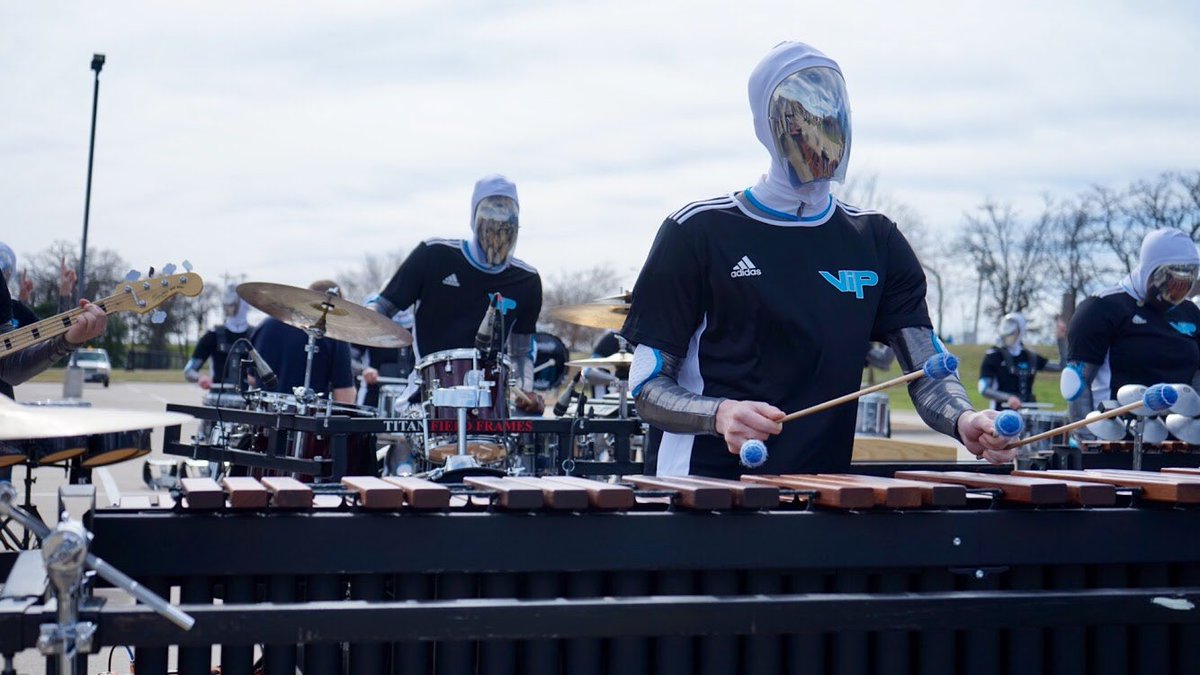 blackhistoryto1's tweet photo. Nothing like throwing down beats in the windy cold🥶 🌬❄️ #THESTATIC #WGI2019 #VigilantesIndoorPercussion 📸: @saracphoto https://t.co/QI21U6f9QF