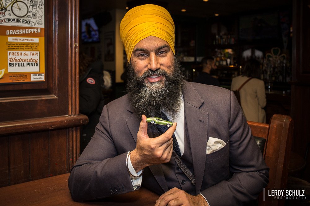 mlgcar's tweet photo. I met with @NDP leader @theJagmeetSingh in a crowded room of supporters. Though pulled in ten directions, he made time for me.  Likewise, make time to #vote tomorrow in #BurnabySouth by-election!  https://t.co/ECKZNeoxwm  #WeAreAllConnected #vote #cdnpoli #bcpoli https://t.co/aX6kVvw7HU