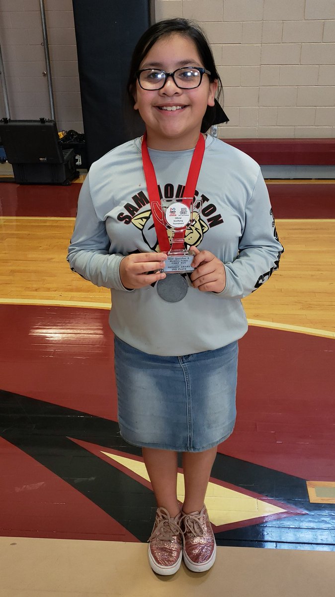 Mrs_LQRivera's tweet photo. Congrats to Ariana and all of the @robotics_cougar team on advancing to regionals today! https://t.co/aPmTXHfdh6