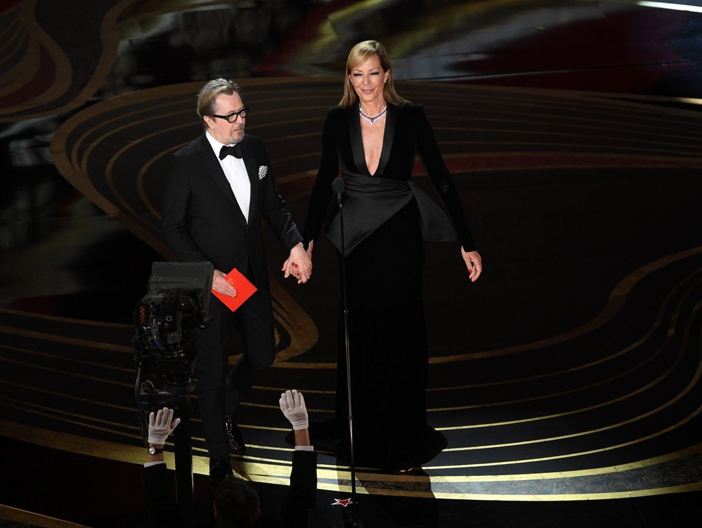 GaryOldmanWeb's tweet photo. Gary Oldman and Allison Janney on stage to present the Best Actor nominees and the winner at the  #Oscars #Oscars2019 https://t.co/0XElhfVoRk