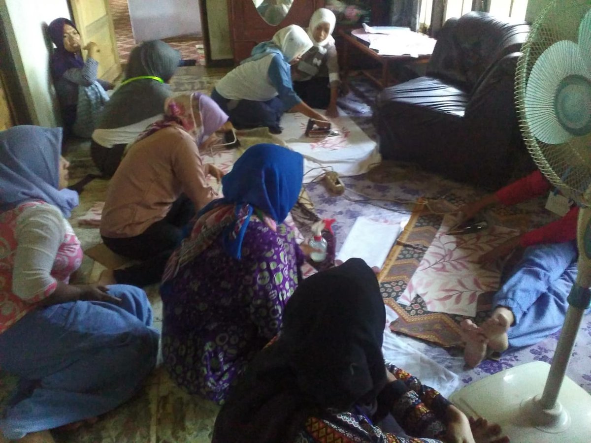 Pelatihan Bimbingan Teknis Produksi Konveksi di Desa Jambesari Kecamatan Giri Tanggal 21 Februri - 3 Maret 2019 <a href="/AzwarAnas_A3/">Abdullah Azwar Anas</a>