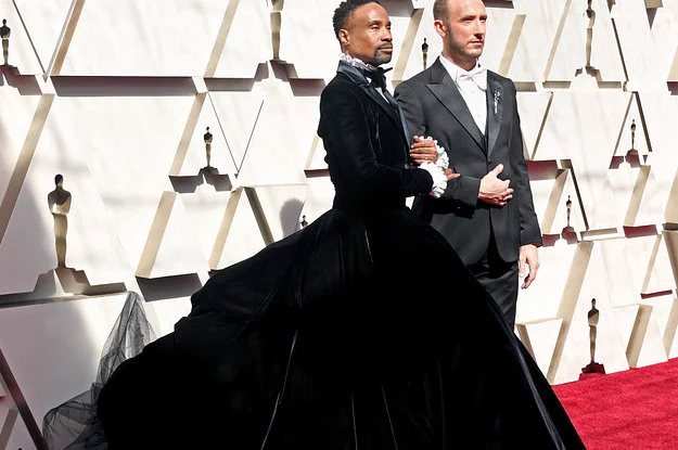 レッドカーペットで大絶賛されてる「キンキーブーツ」のミュージカル俳優、ビリー・ポッターのドレスがエレガントの極み……。 #Oscars #アカデミー賞 #Oscar2019  