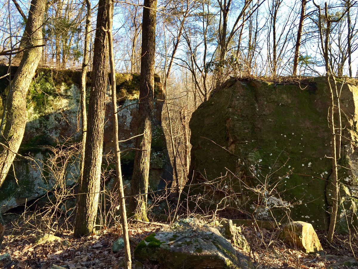 krisfrombama_xx's tweet photo. These were some of our #views from this 1st #rainfree day today as we took advantage & checked #trailcams & put out some #minerals. These boulders have a #deertrail worn straight thru it! ๐ & the others were just neat! ๐ #ParamountOutdoors #AlwaysOutside #EHGTribe #deerhunting https://t.co/AzGWvlOcrs