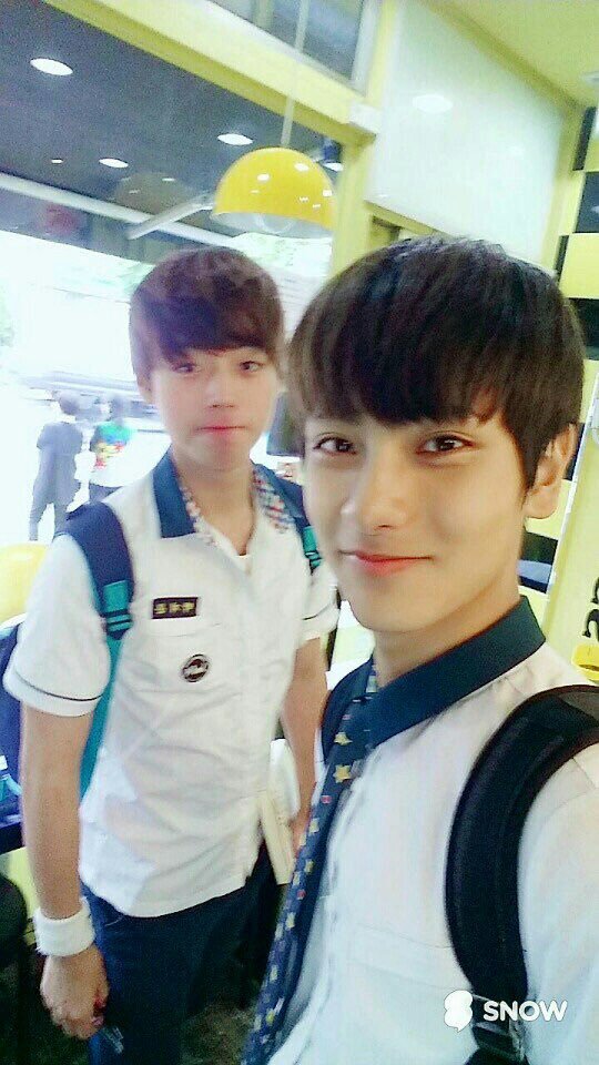 assassinjihoon's tweet photo. I miss Jihoon, I'm back to resorting in throwbacks. Look how much he grew 🤘

#박지훈 #parkjihoon https://t.co/BtRWwfShv9