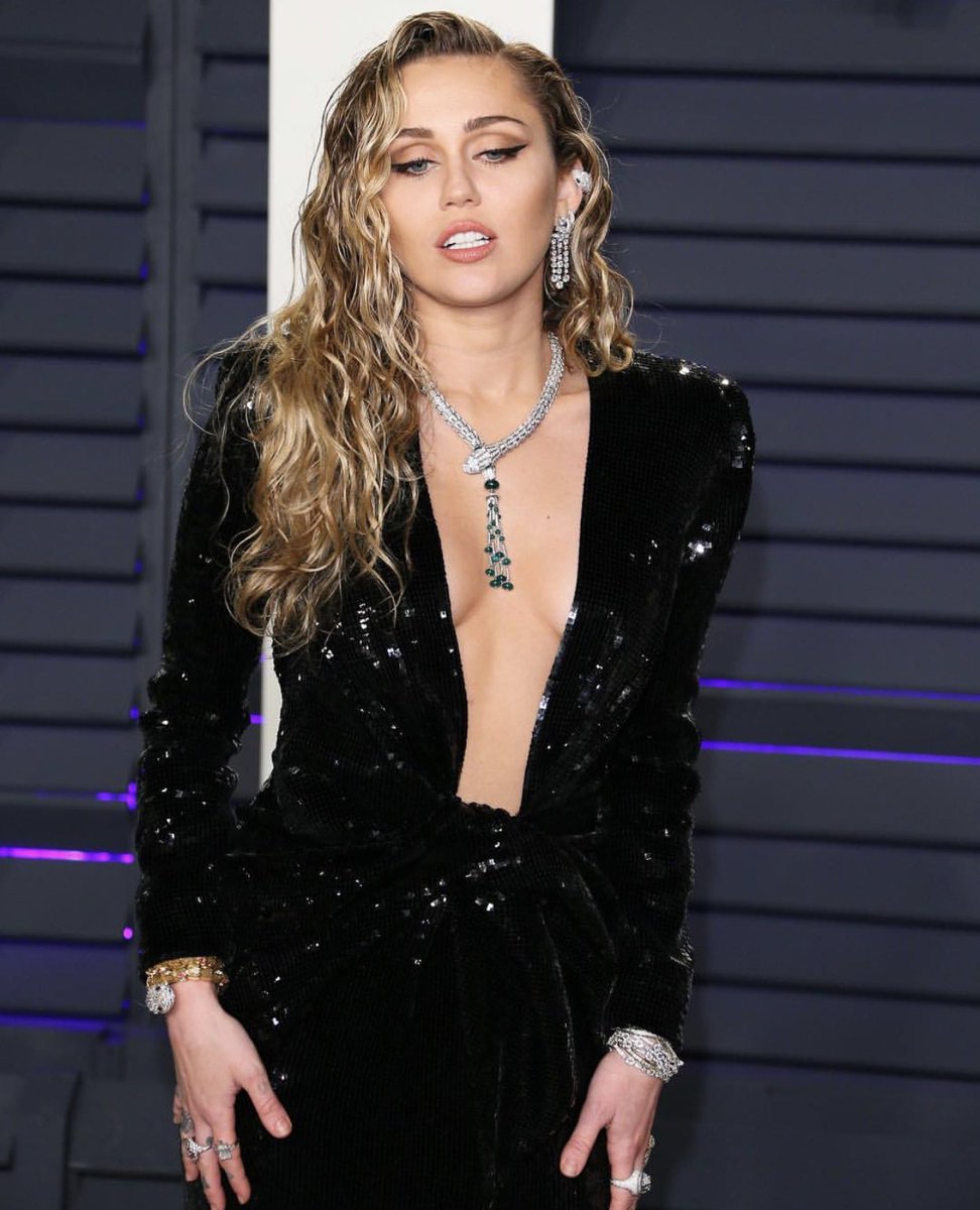 MileyCyrus's tweet photo. https://t.co/FeL4yV8ZFw