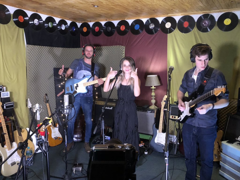 Het gister bietjie vir Buffalo Bonfire van Witbank record en gefilm. Video sal hopelik later die week uitkom.