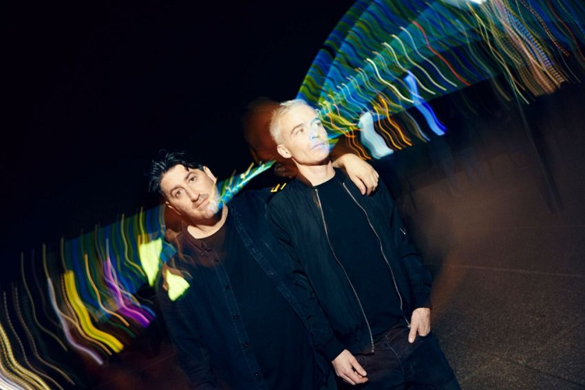 JoeyLightbulb's tweet photo. ❄️@RevolvrUpstairs trivia #497.
Win @melbmuseum tix for @TheAvalanches DJ set (Fri), booze & meals.
BONUS: Who are the two remaining core members of The Avalanches?
Robbie Chater
Tony Di Blasi
Chatty Rob
Tony Di Blase
see u 2moro 7pm at Revs, that's snow business
#nevercheer https://t.co/WBYAv6DBZ7