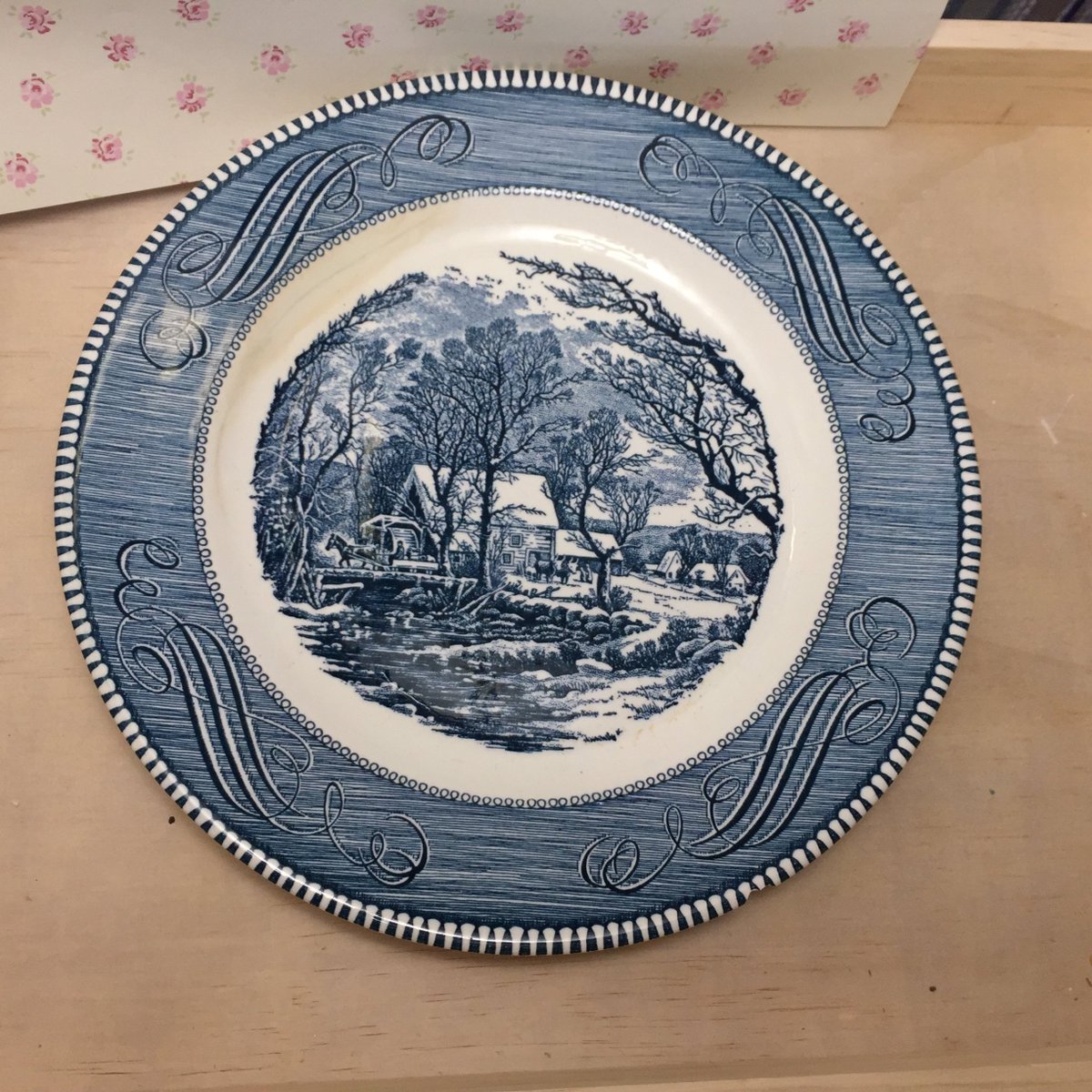 ON SALE Currier & Ives 10 inch Dinner Plate etsy.me/2Vbj67g  #thanksgiving #madeinusa #dinnerplate #blueandwhite #royalchina #bluedinnerware #bluetransferware #vintagedinnerplate #sceneplate