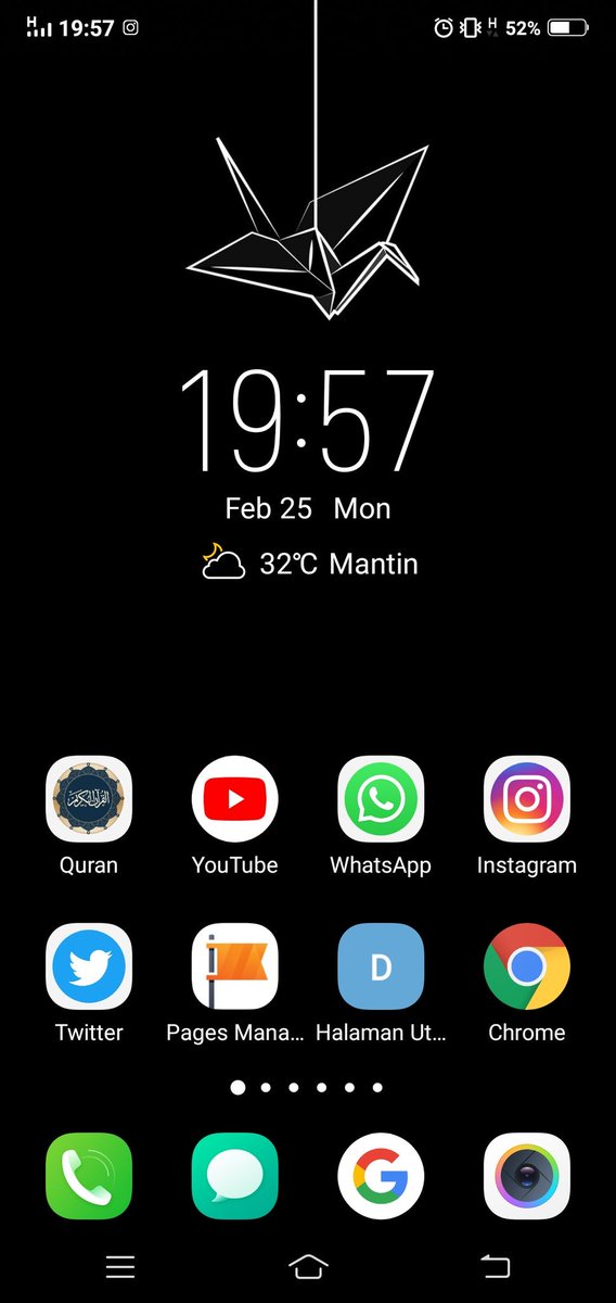 zahirulnukman's tweet photo. Since abg @mhilmiismail share wallpaper hitam semalam, terus tukar lockscreen, homescreen, WhatsApp wallpaper & dengan Twitter sekali tukar jadi dark. ๐ #mudahterjebak #hitammenawan https://t.co/V084IGzwyt