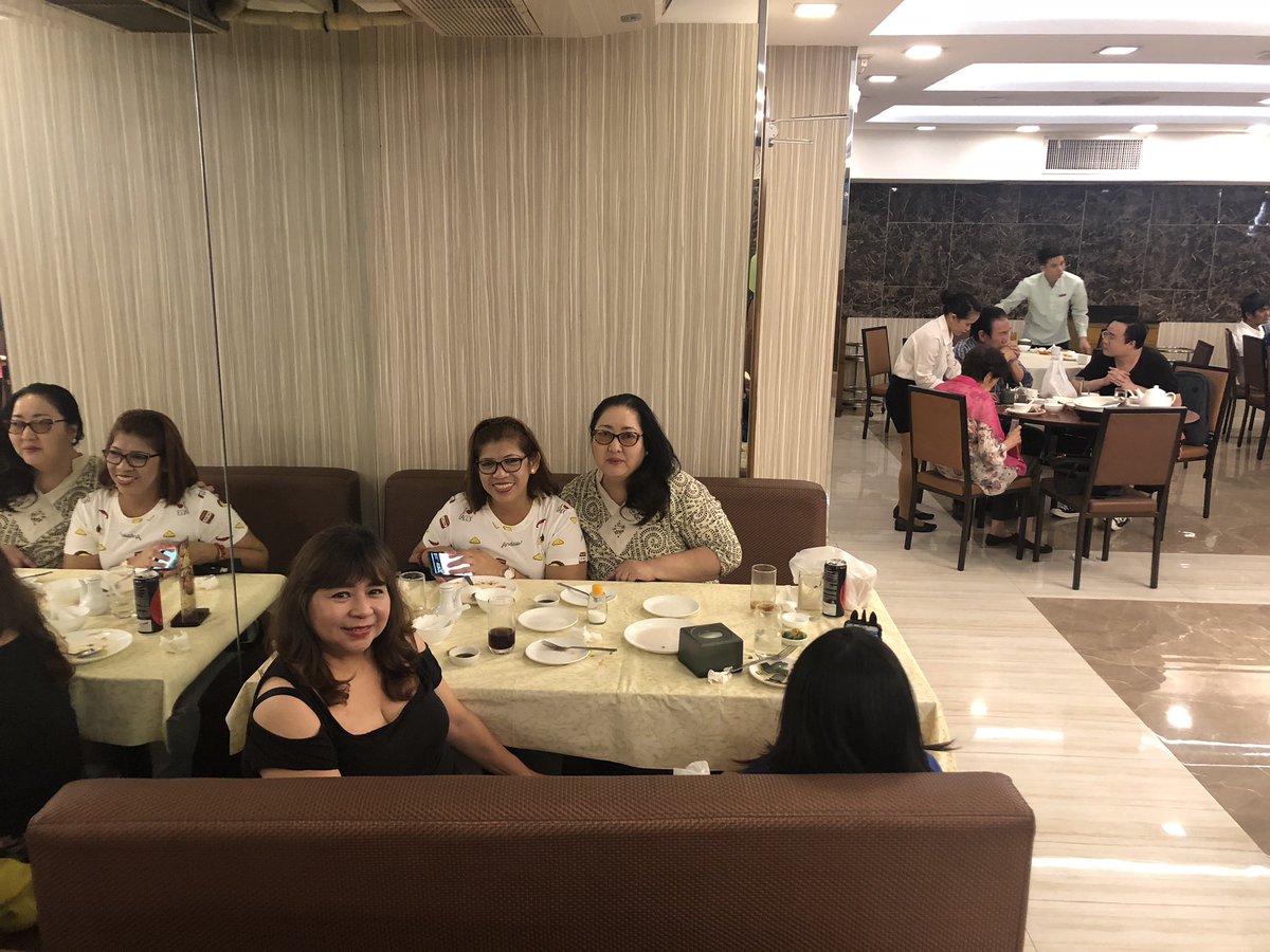 When ALDUB friends meet, they Eat🍜🥟🍤🍲 w <a href="/ronillie/">ronillie</a> , <a href="/Lizagrace1216/">grace❤</a>